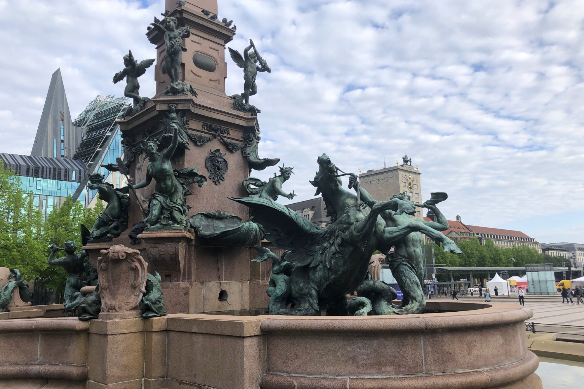 ⛲ 멘데 분수(멘데브루넨)